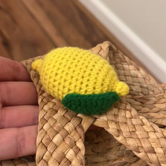 Lightweight Woven Lemon Slides - Picture 4 of 6